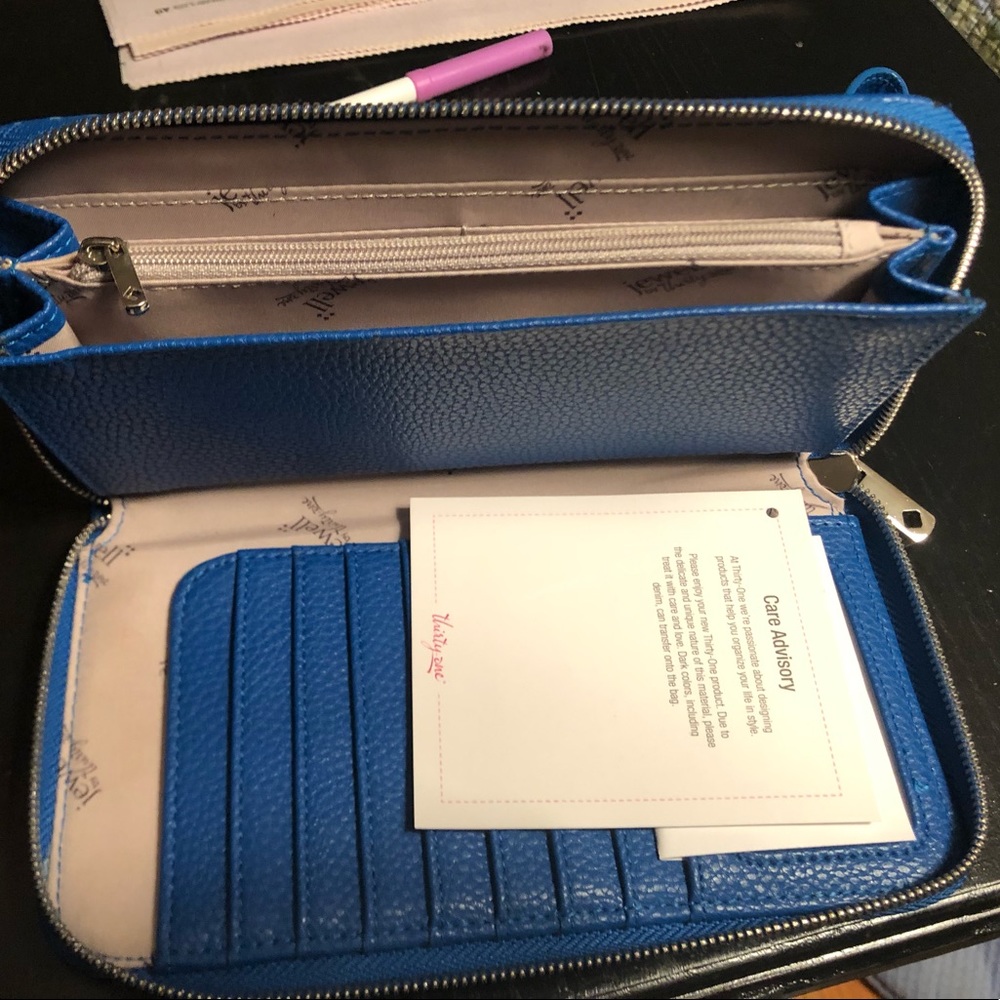 Thirty One wristlet/wallet/clutch